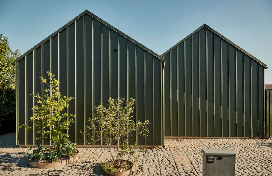 What PUR-fect allotment house with attractive steel profiles, Gladsaxe Møllevej 75, 2860 Søborg